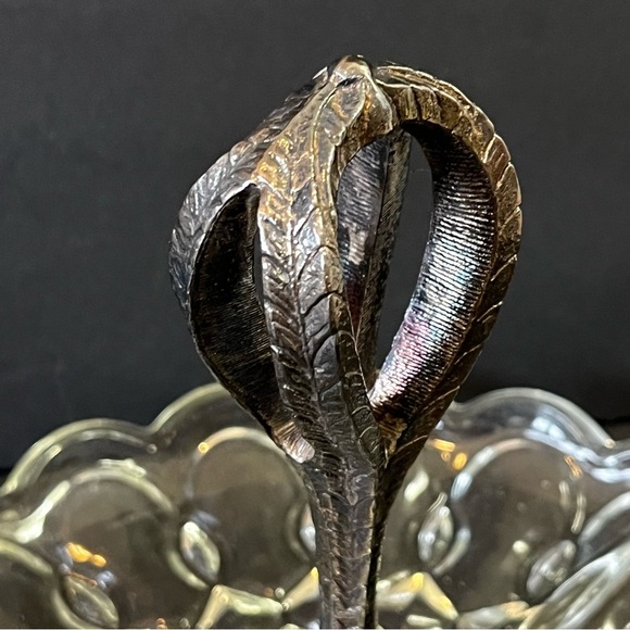 Anchor Hocking Fairfield Clear Glass Divided Relish Tray Metal Handle Pressed - Picture 2 of 9